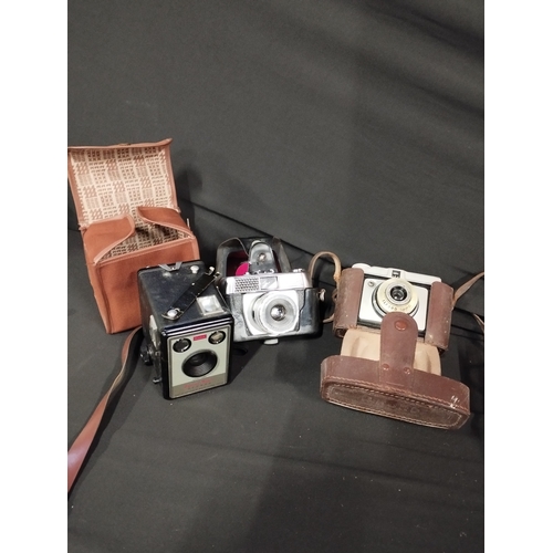 62 - Selection of Vintage Cameras inc Box Brownie