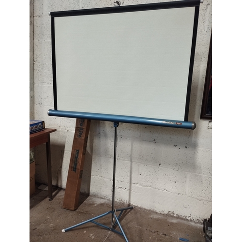 121 - Vintage Da-Lite Projection Screen. Approx. 100x75cm Screen