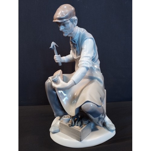 161 - Vintage Lladro Figurine #4853 - The Cobbler.
Approx. 25cm High.
*ITEM CANNOT BE SHIPPED, COLLECTION ... 