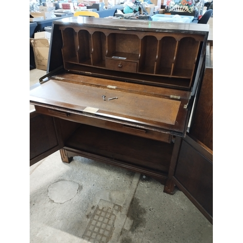 235 - Vintage Oak Bureau. Approx. 105H x 91W x 43D cm.