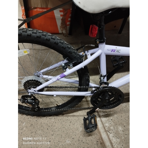 249 - Girls Diamond Pro RXC 18 Speed Mountain Bike