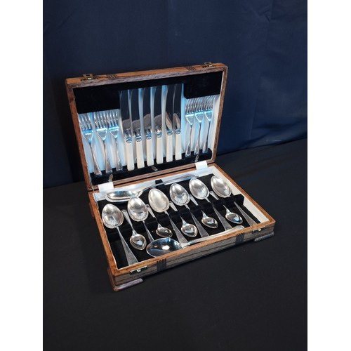 222 - Vintage Viners Ltd Sheffield Silver Plated EPNS and Stainless Steel Cutlery Canteen in Wooden Displa... 