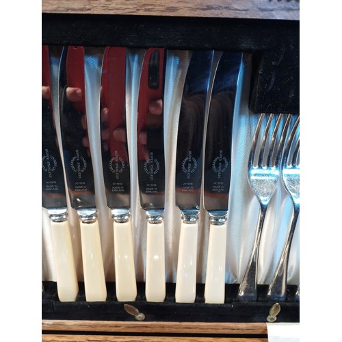 222 - Vintage Viners Ltd Sheffield Silver Plated EPNS and Stainless Steel Cutlery Canteen in Wooden Displa... 