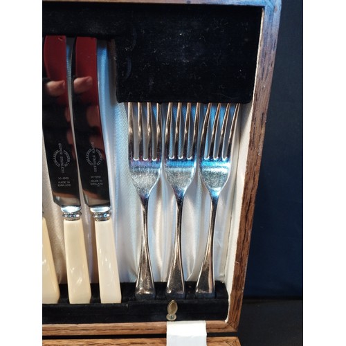 222 - Vintage Viners Ltd Sheffield Silver Plated EPNS and Stainless Steel Cutlery Canteen in Wooden Displa... 