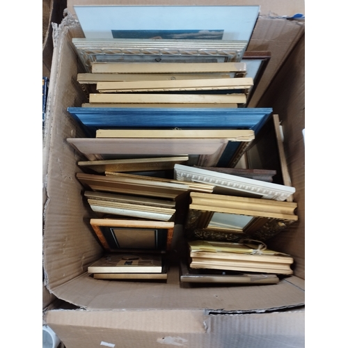 264 - Selection of Approx 19 Picture Frames, Some With Pictures.