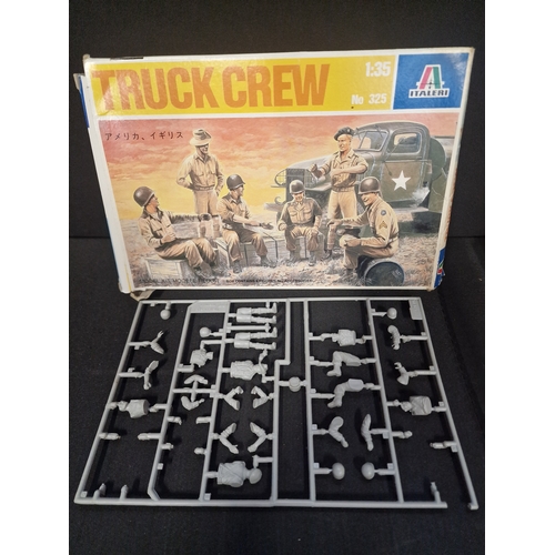 330 - Italeri truck crew 1:35 scale no.335