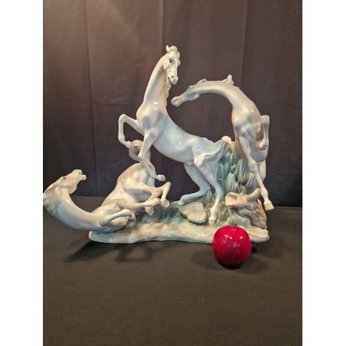 157 - Rare Vintage Lladro Horse's Group #1021 Equestrian Figurine Approx. 46L x 44H cm.
*ITEM CANNOT BE SH... 