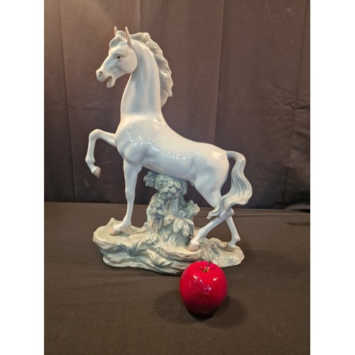 159 - Rare Vintage Lladro Caballo Arrogante Horse #4781. Retired by Lladro 1981.
*ITEM CANNOT BE SHIPPED, ... 