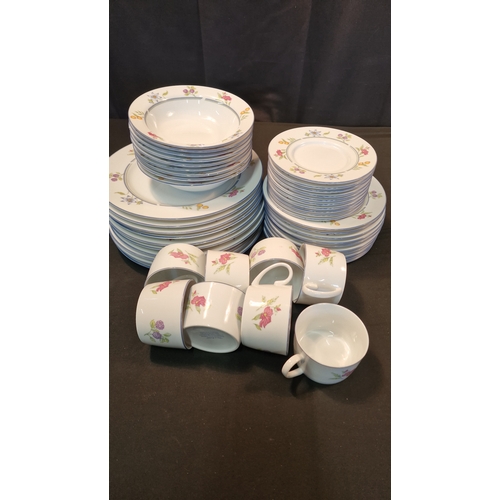 11 - A 46 pieces  of Villa Alba 1991 porceline fine china JMP Newcor diner service