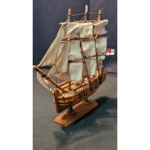 47 - Mini had made model ship of the Mayflower.
24x22cm