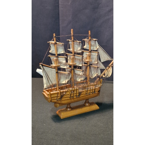 47 - Mini had made model ship of the Mayflower.
24x22cm