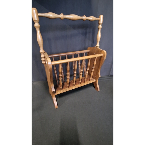 72 - Vintage 1960's magazine and newspaper rack, beech spindles and oak panels.