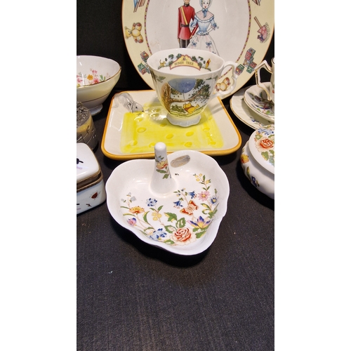 94 - A selection of Ainsley, Royal Doulton and Royal Worcestershire