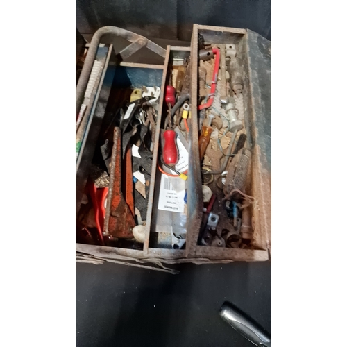 173 - A vintage metal tool box with tools