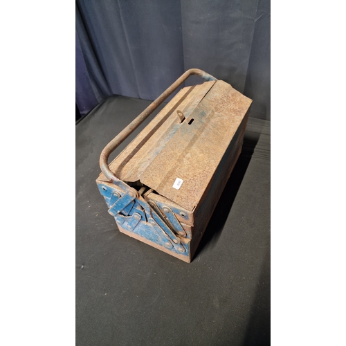 173 - A vintage metal tool box with tools