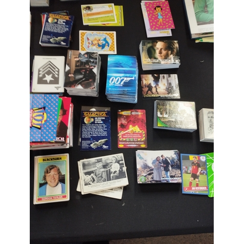 187 - Huge Collection of Vintage Collectable Trading Cards and Albums. Incs
Manchester United
Liverpool
Pr... 