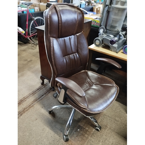 262 - Leather Swivel Office Chair