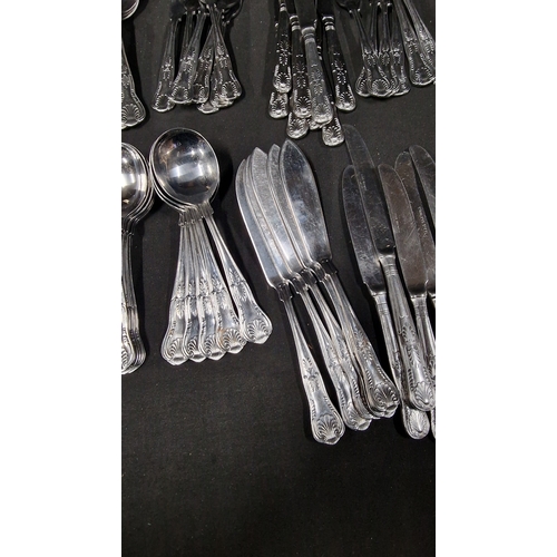 344 - A large collection of Lancaster and sunnex stainless steel cutlery