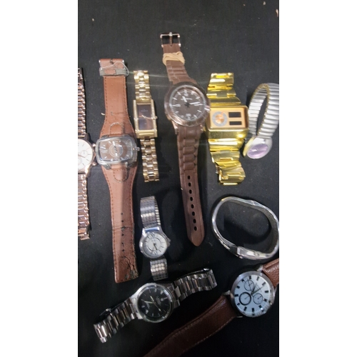 428 - A selection of men's and ladies various watches