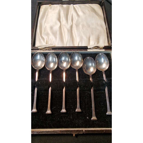 462 - A set of sterling silver tea spoons x6