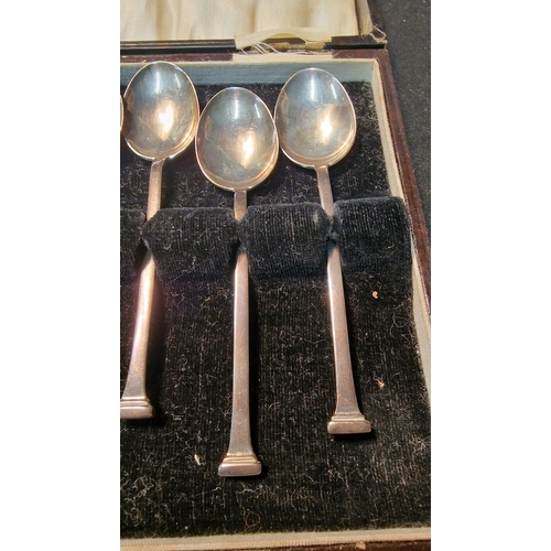 462 - A set of sterling silver tea spoons x6