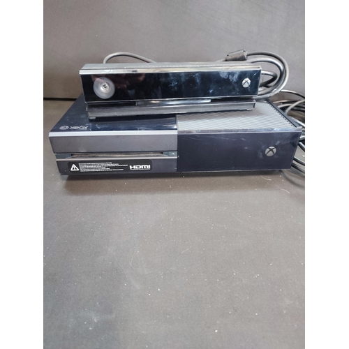 35 - Xbox one with Kinect, tested for power