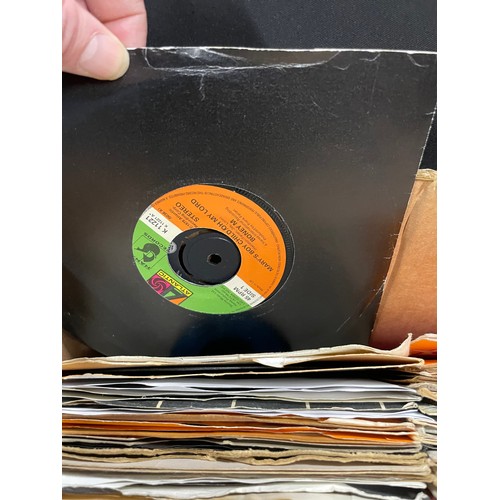 98 - Over 300 Mixed Genre Vinyl 7Inch Singles