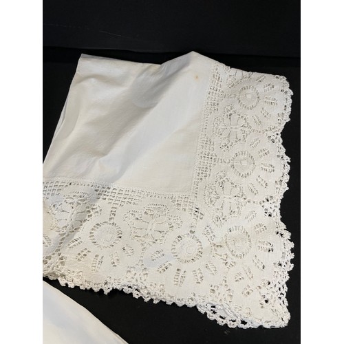 116 - Selection Of Early 20th Century Lace Table Wear