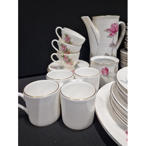 141 - A mix selection of fine chine services. Includes Wedgewood wild strawberry, Royal Albert and Foley