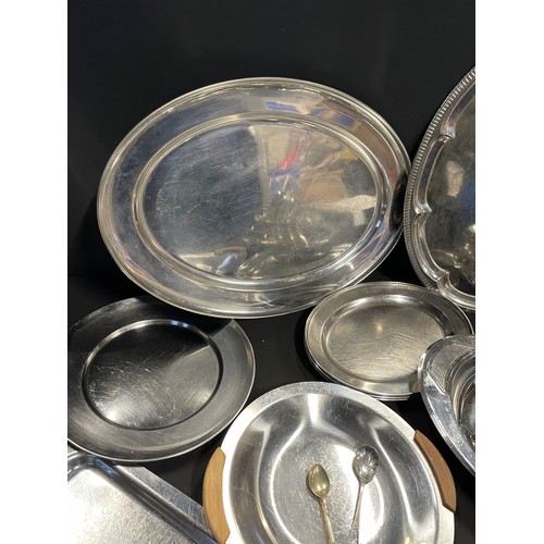 238 - Selection of Mixed Stainless Tablewear