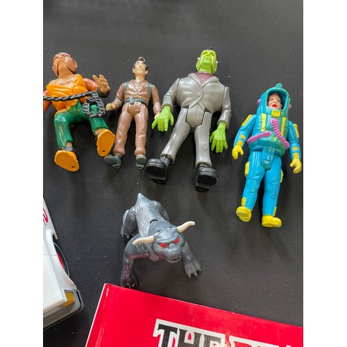 266 - Selection Of Vintage Ghostbusters Figures & Annual