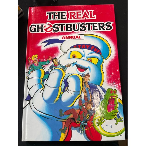 266 - Selection Of Vintage Ghostbusters Figures & Annual