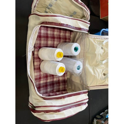 272 - 4 x Cotton Bobbis & Cotton Bag