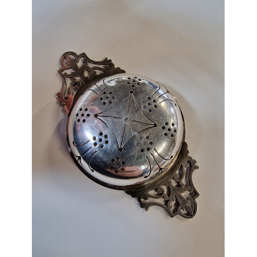 415 - Sterling silver tea strainer 35.10g approximately