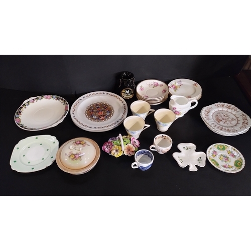 94 - Various plates,cups, saucers including wedgwood, phoenix ware,Meakin and a chokin vase