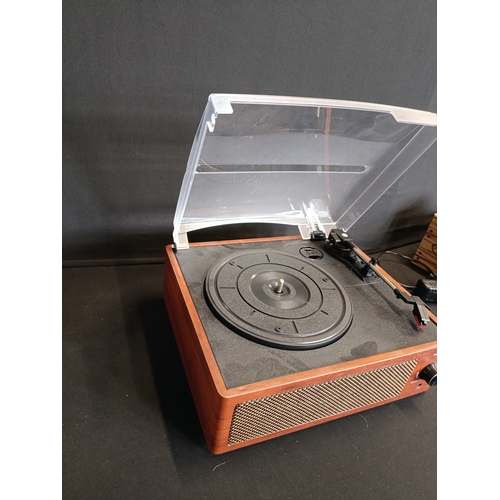 129 - Bluetooth turntable player