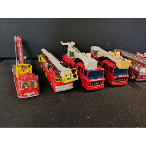 252 - Collection of Diecast vintage fire engine models including Corgi, Matchbox and Dinky Toys