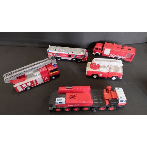 256 - Selection of Diecast matchbox and corgi fire engines and other vehicles