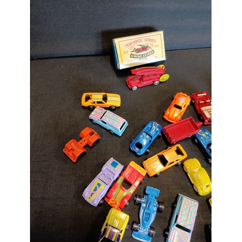 304 - Collection of vintage miniature cars including Tootsietoys, matchbox Moko Lesney No.1 and more