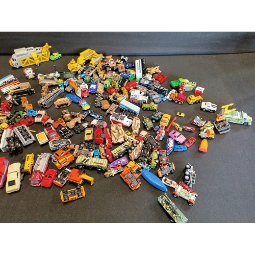 307 - Collection of vintage miniature toy vehicles including Matchbox, Tootsietoys, micro Machines and mor... 