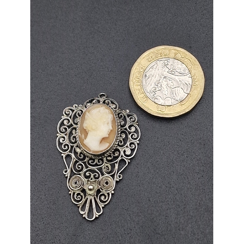 227 - A stunning vintage  silver cameo pendant.