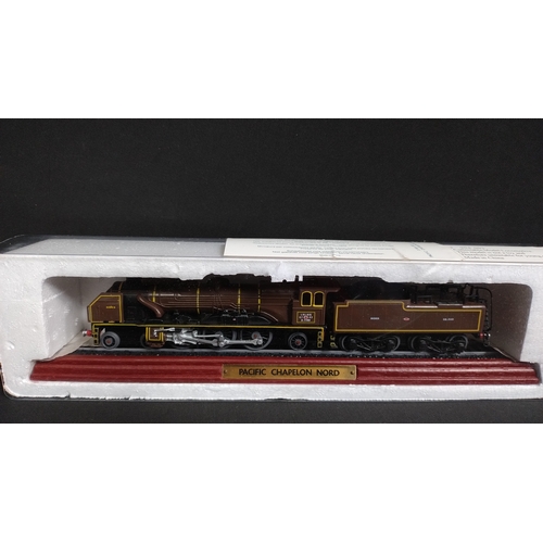 376 - Pacific Chapelon Nord Scale model train and booklet, and a Life Like trains Wood Braced box car