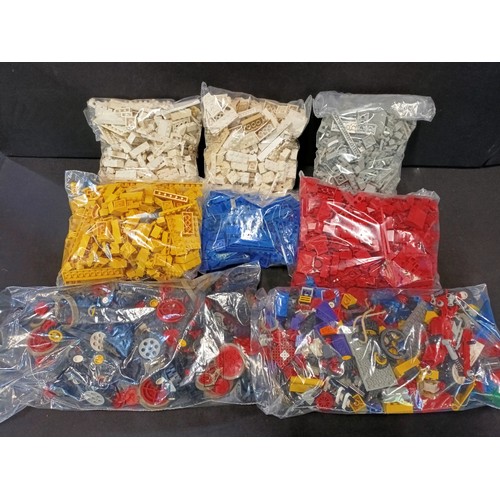 399 - A large quantity of LEGO.  Block and bags of accessories