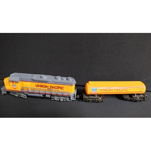 411 - Union Pacific train and carriage with track