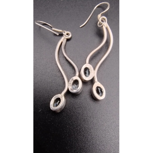 515 - 3 Sterling silver chains, one teddy bear chain measures approximately 22 in, one Macintosh style pen... 