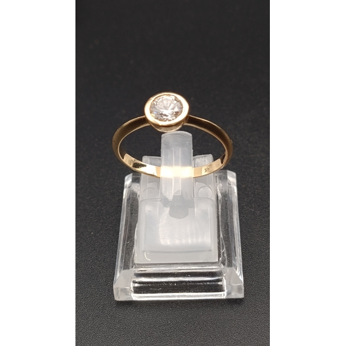 518 - Beautiful 14k gold ring size V/W set with a clear stone approximately 3.10g