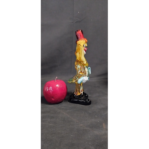 143 - Vintage Murano glass Clown. Measures approx H 22 x W 10 x D 7.5 cm