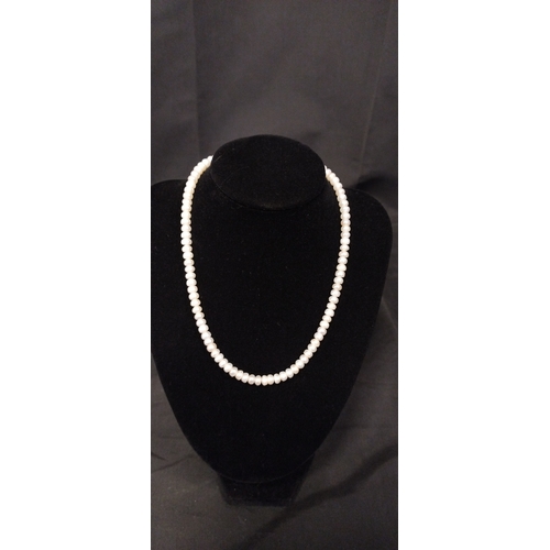 16 - 3 pearl necklaces with gold and silver clasps