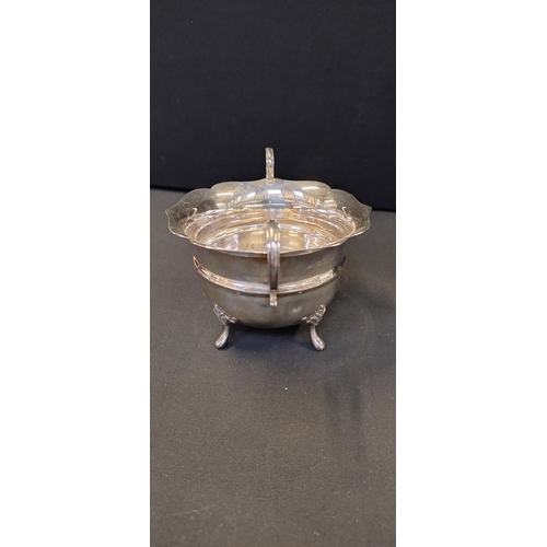 16 - Sterling silver sugar bowl. Birmingham, Date letter A, 1925. Weight approx 103.93g