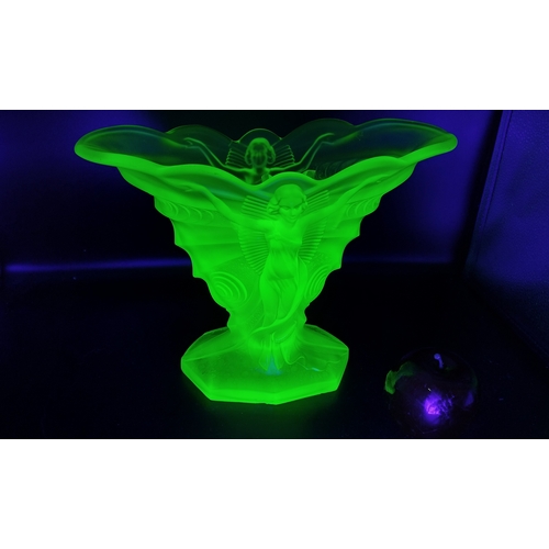 141 - Stunning Walther & Söhne 1930's Butterfly moulded Uranium glass deco vase. Measures approx 22 x 30 c... 